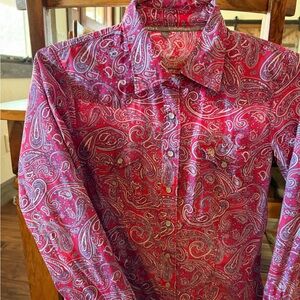 Cinch Woman’s Western Shirt- size large- pink paisley